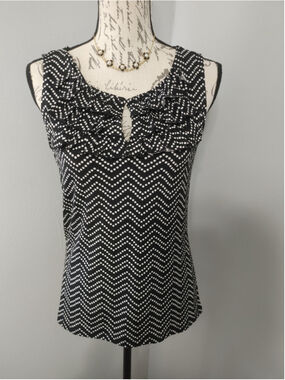 Women's Jones Studio Chevron Tank Top Ruffle Size S Black White